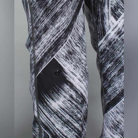 Lululemon Namaskar Relaxed Track Pant II In Heat Wave White Black 4 Athleisure - Picture 6 of 16